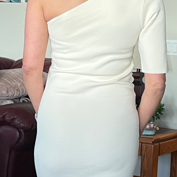 Clothes - Picture 2 of 3